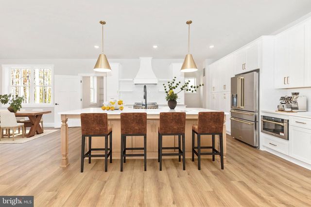 204 THREE RIVERS RD, Harwood, MD 20776