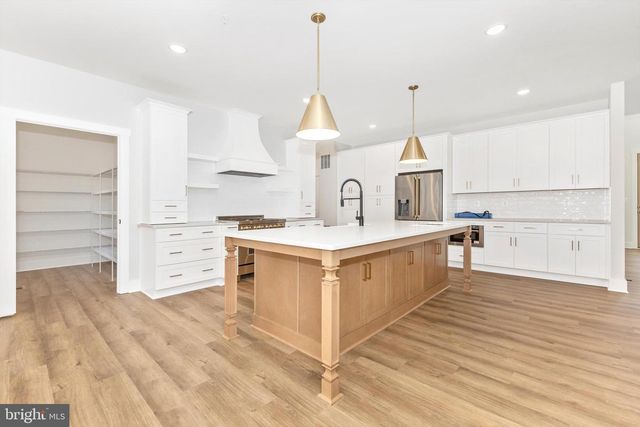 204 THREE RIVERS RD, Harwood, MD 20776