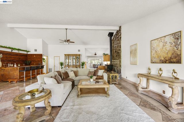 2857 Randall Way, Fairview, CA 94541