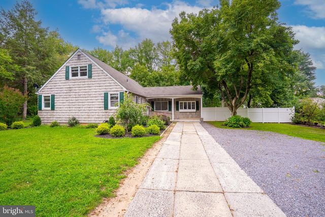 11 HOLLAND LN, East Windsor Twp, NJ 08512