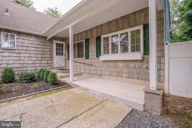 11 HOLLAND LN, East Windsor Twp, NJ 08512