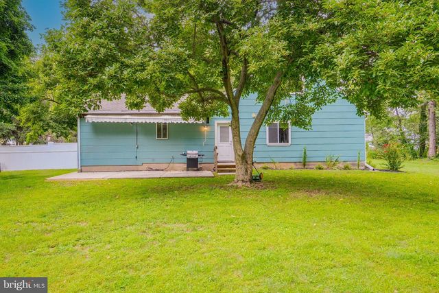 11 HOLLAND LN, East Windsor Twp, NJ 08512