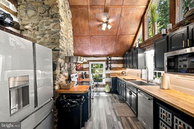 12986 FURNACE MOUNTAIN RD, Lovettsville, VA 20180
