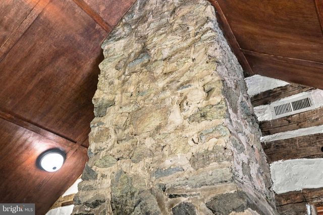 12986 FURNACE MOUNTAIN RD, Lovettsville, VA 20180