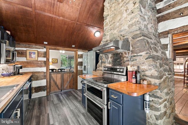 12986 FURNACE MOUNTAIN RD, Lovettsville, VA 20180