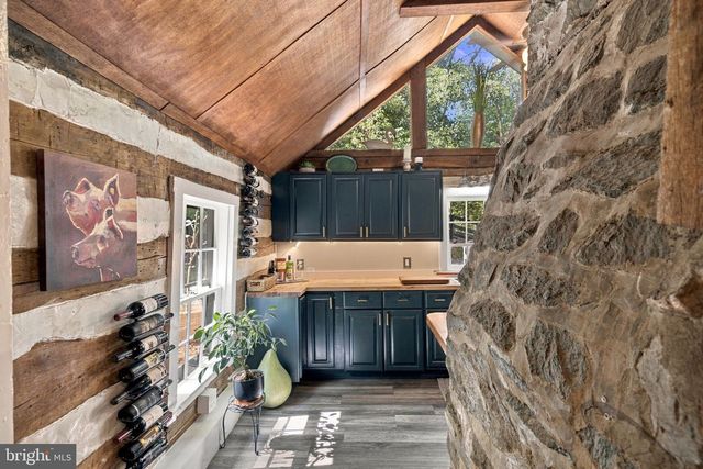 12986 FURNACE MOUNTAIN RD, Lovettsville, VA 20180
