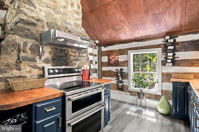 12986 FURNACE MOUNTAIN RD, Lovettsville, VA 20180