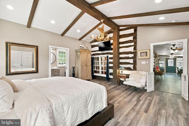 12986 FURNACE MOUNTAIN RD, Lovettsville, VA 20180