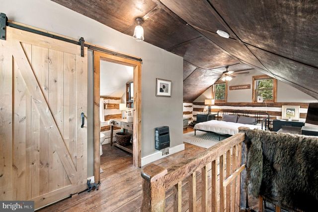 12986 FURNACE MOUNTAIN RD, Lovettsville, VA 20180