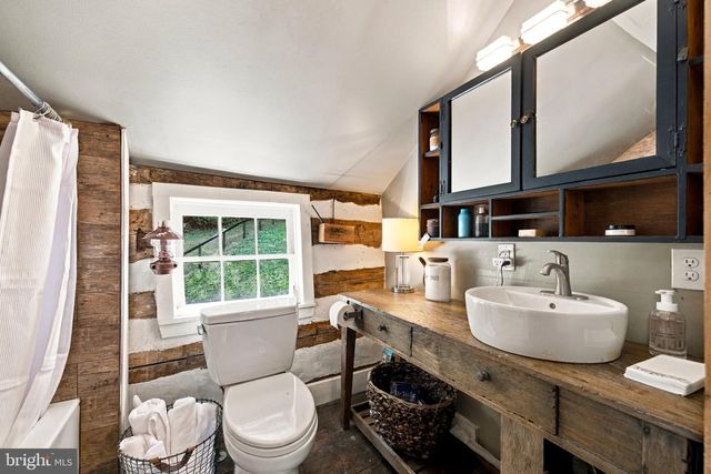 12986 FURNACE MOUNTAIN RD, Lovettsville, VA 20180