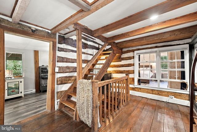12986 FURNACE MOUNTAIN RD, Lovettsville, VA 20180