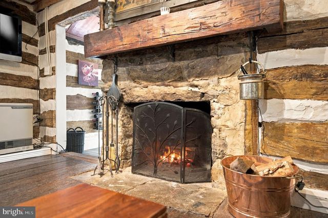 12986 FURNACE MOUNTAIN RD, Lovettsville, VA 20180