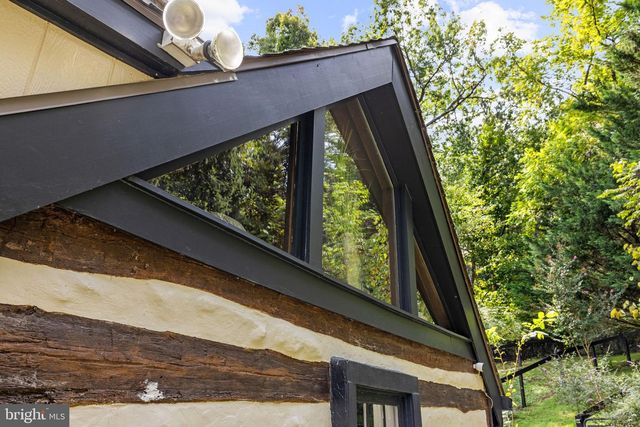 12986 FURNACE MOUNTAIN RD, Lovettsville, VA 20180