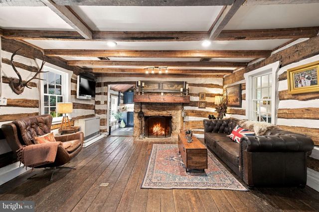 12986 FURNACE MOUNTAIN RD, Lovettsville, VA 20180