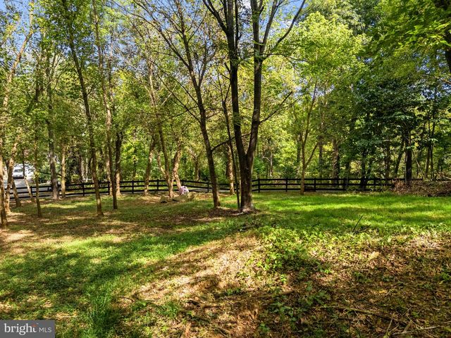 12986 FURNACE MOUNTAIN RD, Lovettsville, VA 20180
