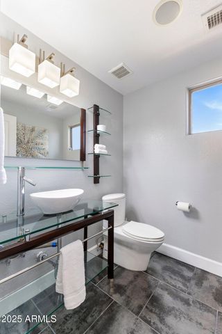 15221 N CLUBGATE Drive 2059, Scottsdale, AZ 85254