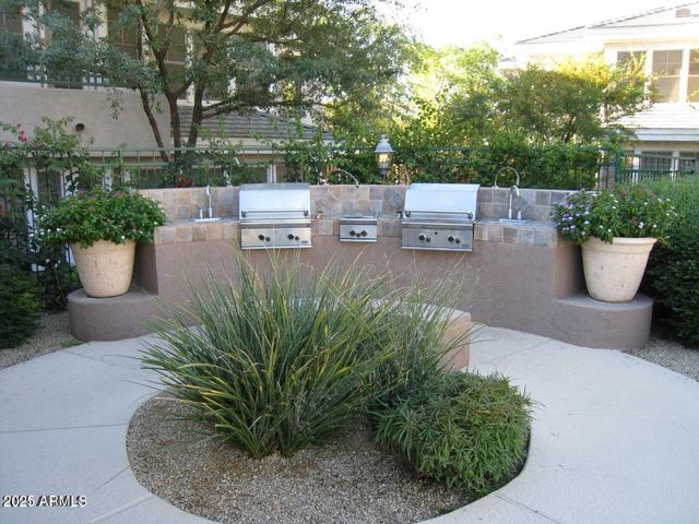 15221 N CLUBGATE Drive 2059, Scottsdale, AZ 85254