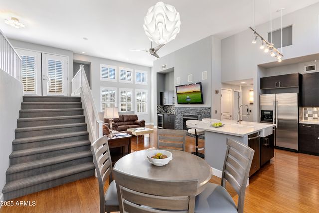 15221 N CLUBGATE Drive 2059, Scottsdale, AZ 85254