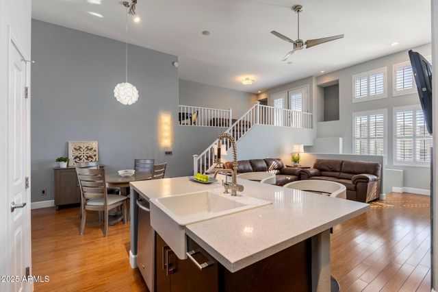 15221 N CLUBGATE Drive 2059, Scottsdale, AZ 85254