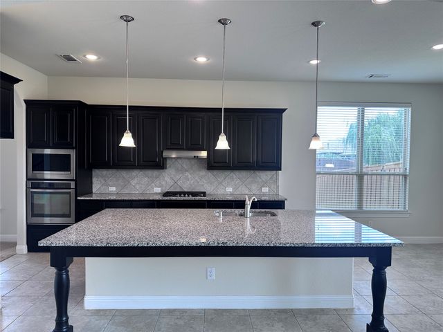 1305 Meridian Drive, Forney, TX 75126
