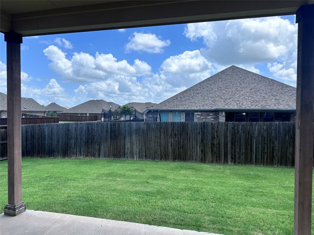 1305 Meridian Drive, Forney, TX 75126