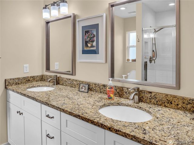 5651 N Summerfield Point, Citrus Springs, FL 34434