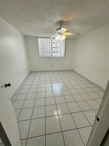 720 Collins Avenue 309, Miami Beach, FL 33139