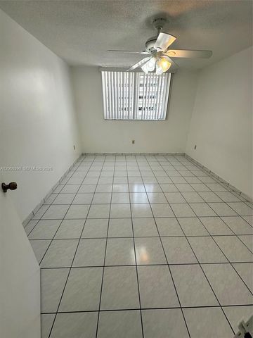 720 Collins Avenue 309, Miami Beach, FL 33139