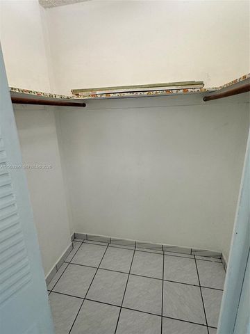 720 Collins Avenue 309, Miami Beach, FL 33139