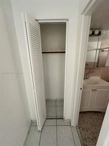 720 Collins Avenue 309, Miami Beach, FL 33139