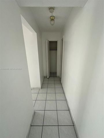 720 Collins Avenue 309, Miami Beach, FL 33139