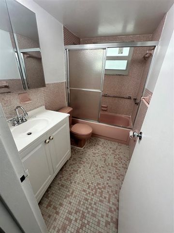720 Collins Avenue 309, Miami Beach, FL 33139
