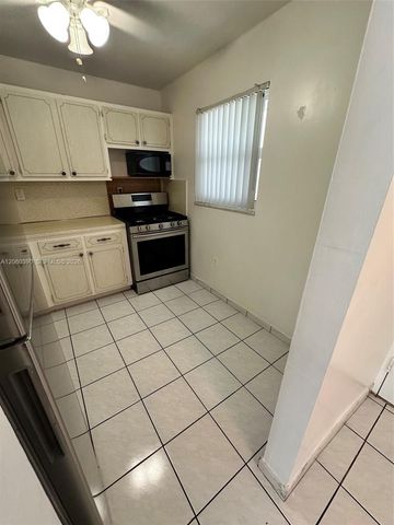 720 Collins Avenue 309, Miami Beach, FL 33139