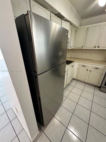 720 Collins Avenue 309, Miami Beach, FL 33139
