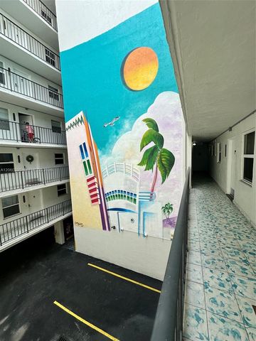 720 Collins Avenue 309, Miami Beach, FL 33139