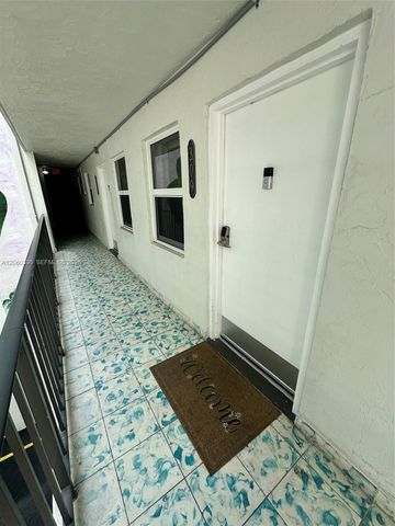 720 Collins Avenue 309, Miami Beach, FL 33139