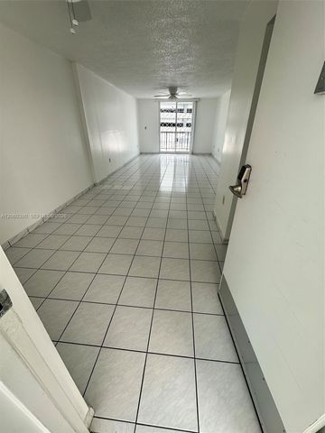 720 Collins Avenue 309, Miami Beach, FL 33139