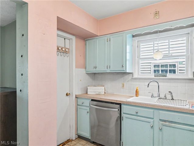 1634 Greenlawn Avenue, Akron, OH 44301