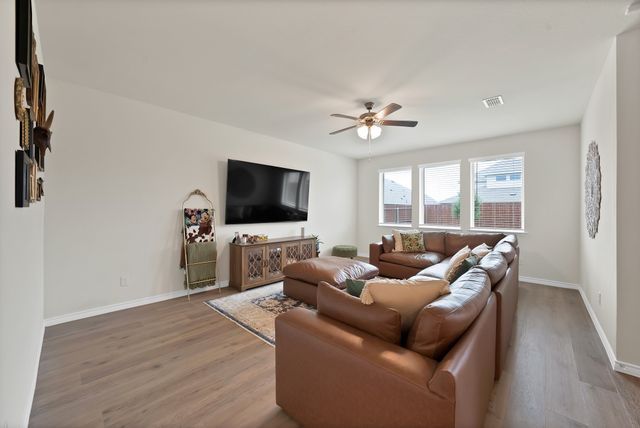9720 Lariat Drive, Aubrey, TX 76227