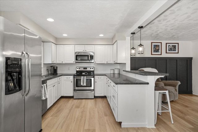 320 W Chatham Ct, Spokane, WA 99218