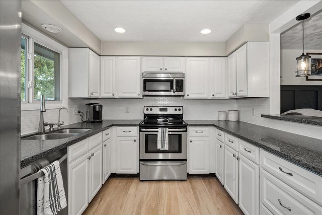 320 W Chatham Ct, Spokane, WA 99218