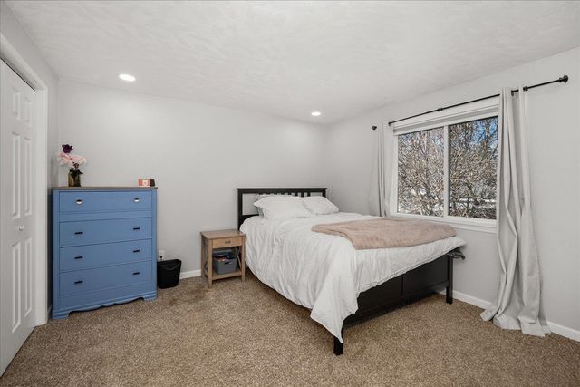 320 W Chatham Ct, Spokane, WA 99218