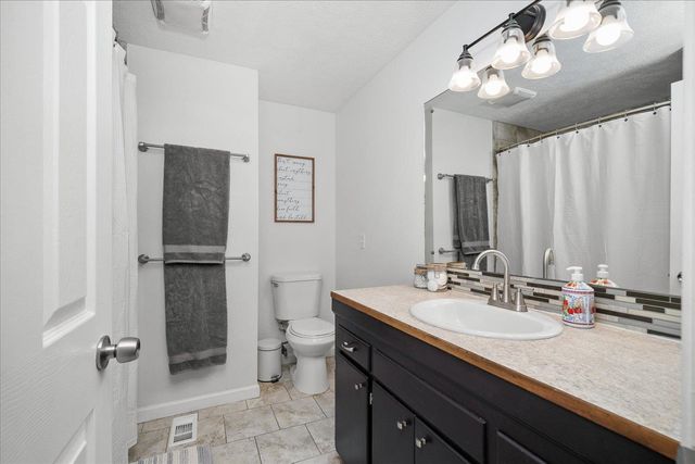 320 W Chatham Ct, Spokane, WA 99218