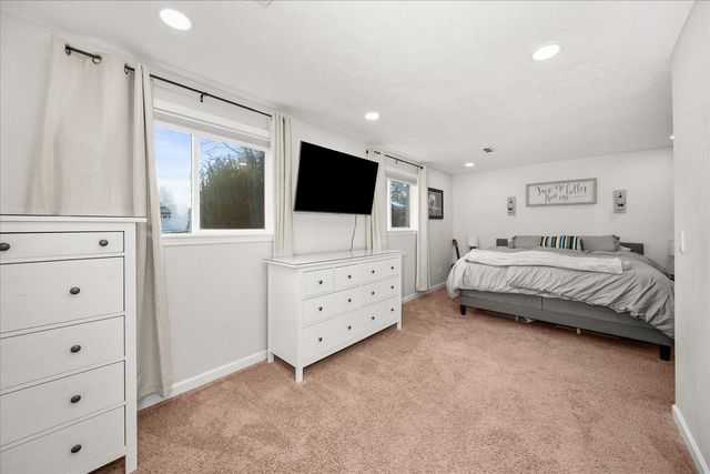 320 W Chatham Ct, Spokane, WA 99218