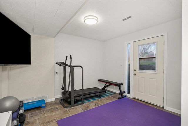 320 W Chatham Ct, Spokane, WA 99218