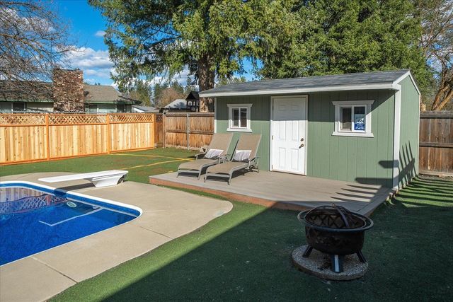 320 W Chatham Ct, Spokane, WA 99218