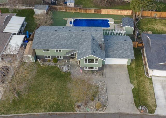 320 W Chatham Ct, Spokane, WA 99218