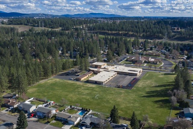 320 W Chatham Ct, Spokane, WA 99218