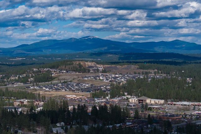 320 W Chatham Ct, Spokane, WA 99218