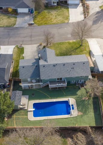 320 W Chatham Ct, Spokane, WA 99218